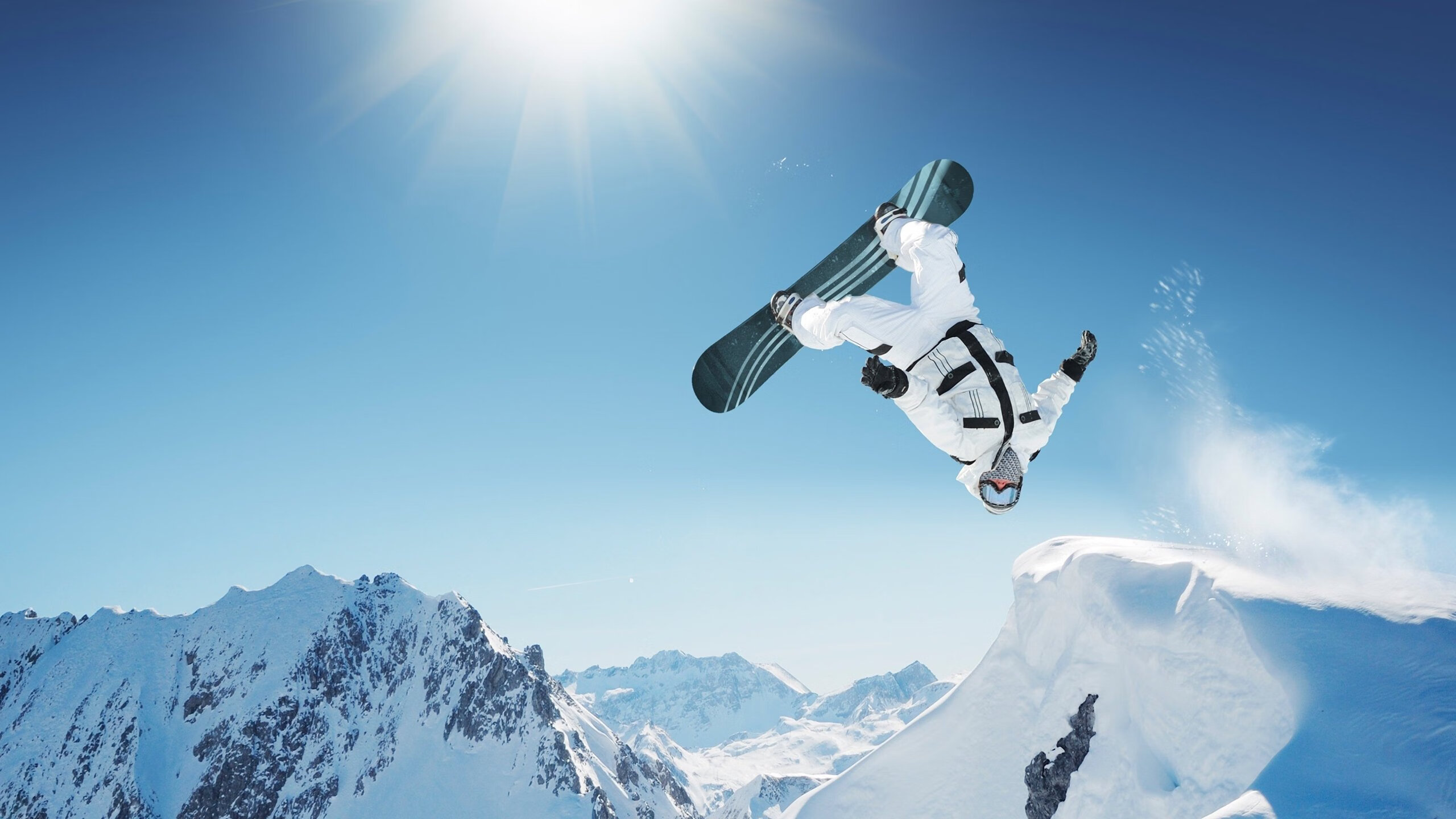 开云体育-年度焦点之战，深圳队连续得分压制雄鹿，战术纪律铸就经典胜利